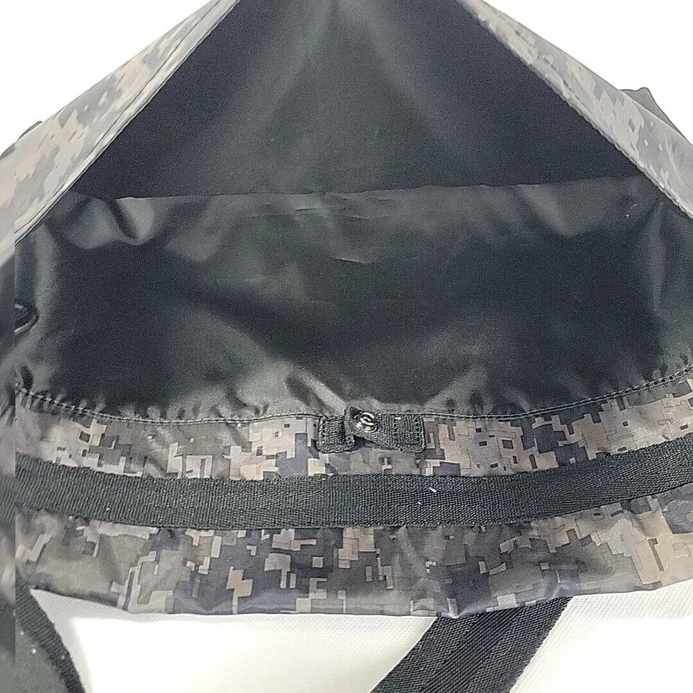 LeSportSac Camouflage Messenger Crossbody Bag DigiCamo 13x9.5 Inches